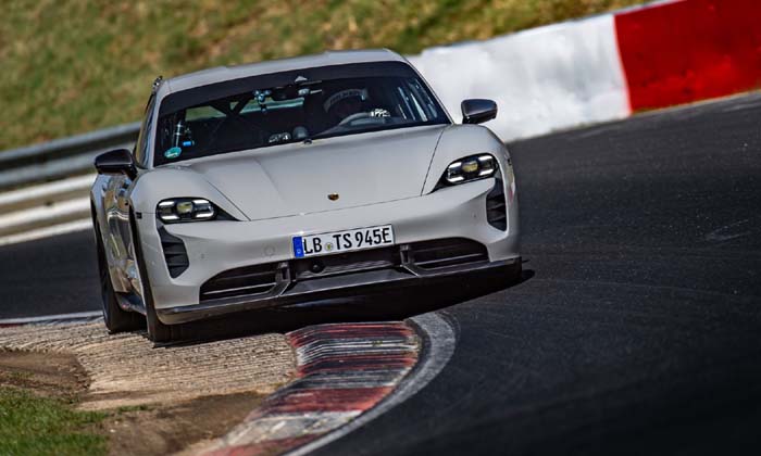 Nürburgring rekoru yeniden Porsche Taycan’da
