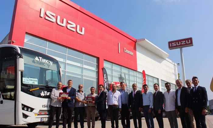 Tuncay Seyahat’e 75 adet Isuzu D-Max Pick-up ve Novo Lux midibüs teslimatı