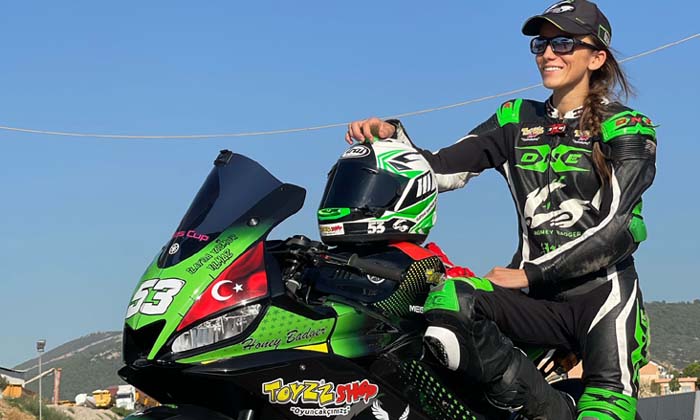 Toyzz Shop, Türkiye’nin ilk kadın milli motosiklet yarışçısını destekliyor