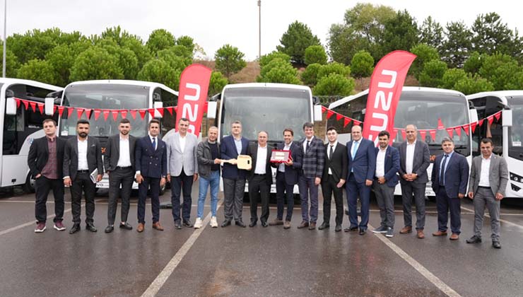 Anadolu Isuzu Yetkili Satıcısı Enke Otomotiv’den Ofses Turizm’e 15 adet Novo Lüx midibüs teslimatı