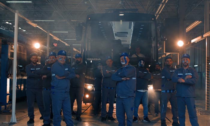 Çalışanlar kamera karşısında TEMSA, Adana Demirspor’un yanında