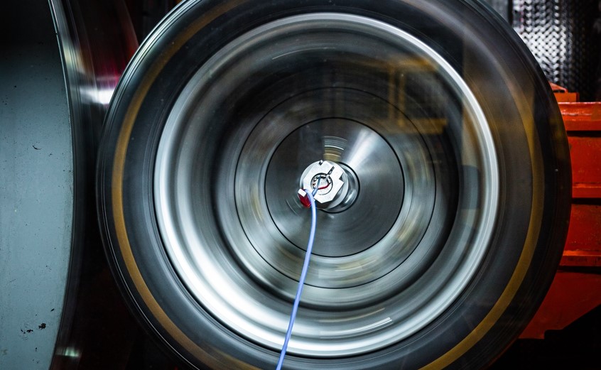 Pirelli Yüksek Hız Test Makinesi ile 500 Km/saate ulaşan hız testleri yürütmeye başladı