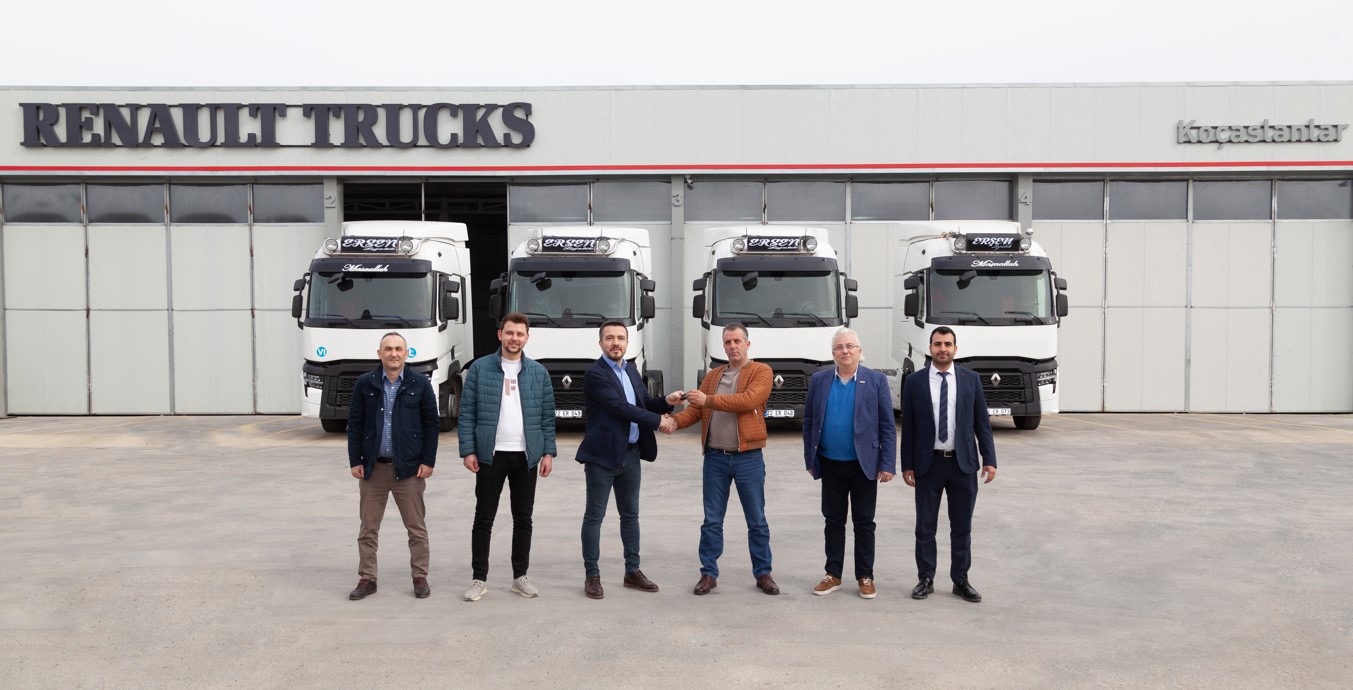 Renault Trucks Edirne bayinin ilk teslimatı, Erşen Lojistik’e yapıldı