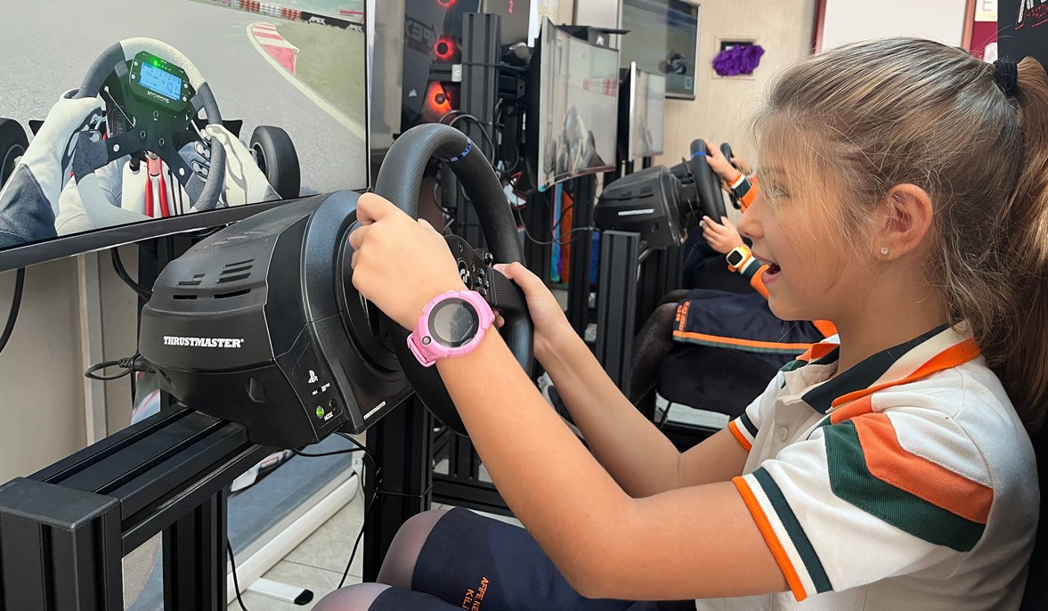 TOSFED Simülatör TIR’ı, deprem bölgesindeki çocuklar için yola çıkıyor