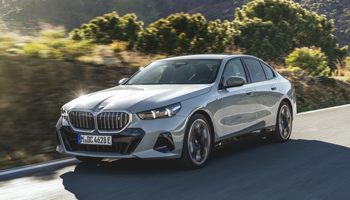 Yeni BMW 5 Serisi Sedan için geri sayım başladı