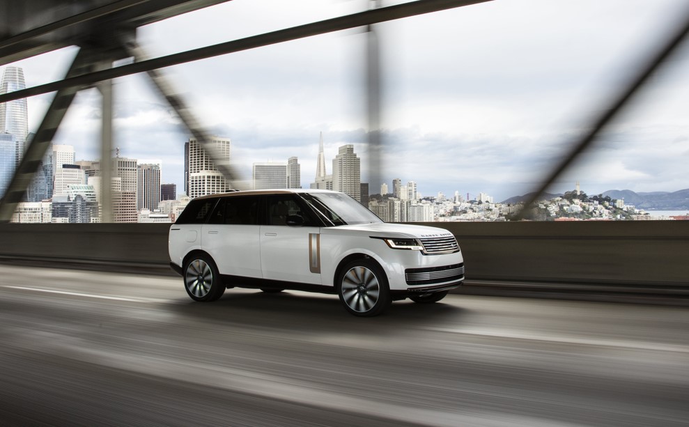 Jaguar Land Rover gelecek 5 yıl içinde elektrikli modern lüks araçları için 15 milyar Sterlin harcayacak