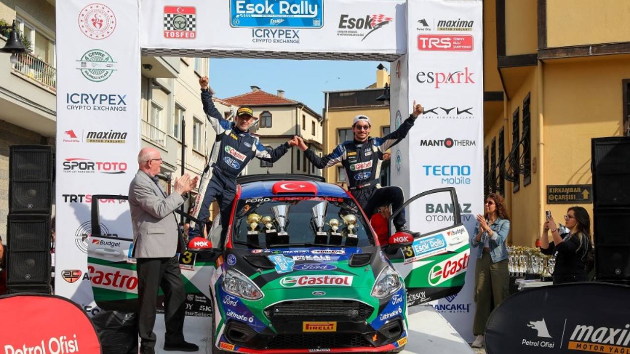 Castrol Ford Team Türkiye, Eskişehir Rallisi’nde  Markalar Birinciliği Kupasını kazandı