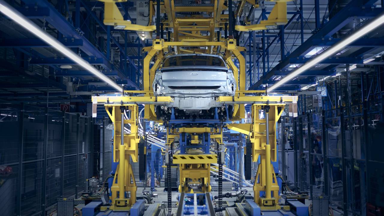 Ford, ilk karbon nötr üretim tesisi olan Köln Elektrikli Araç Merkezi’ni açtı