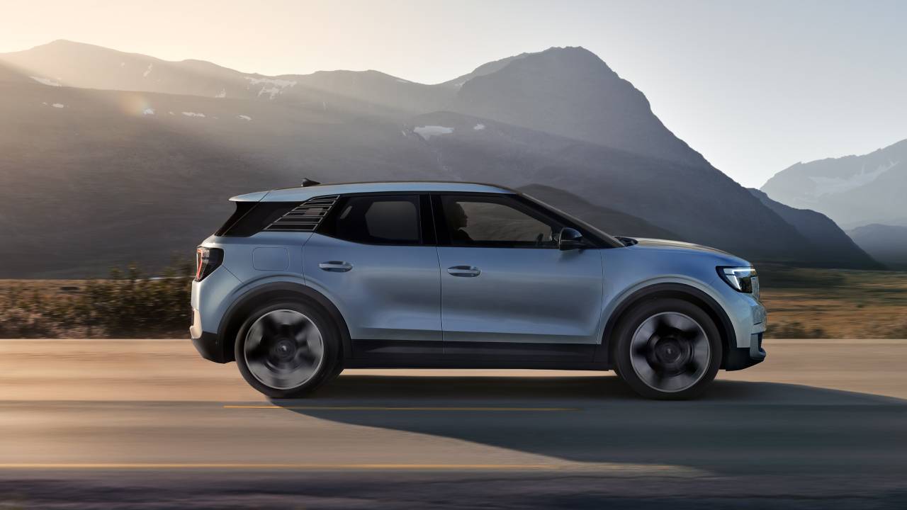 Indiana Jones ile Ford’un macera için tasarlanan Explorer’ı bir araya geliyor