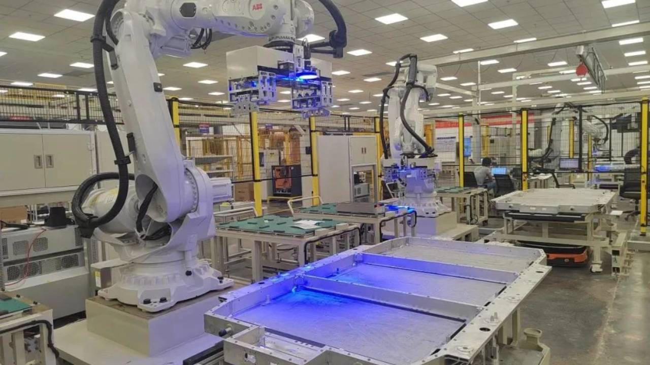 Teknoloji devi Skyworth ile Ulubaşlar Grubu batarya fabrikası yatırımı için anlaşmaya vardı