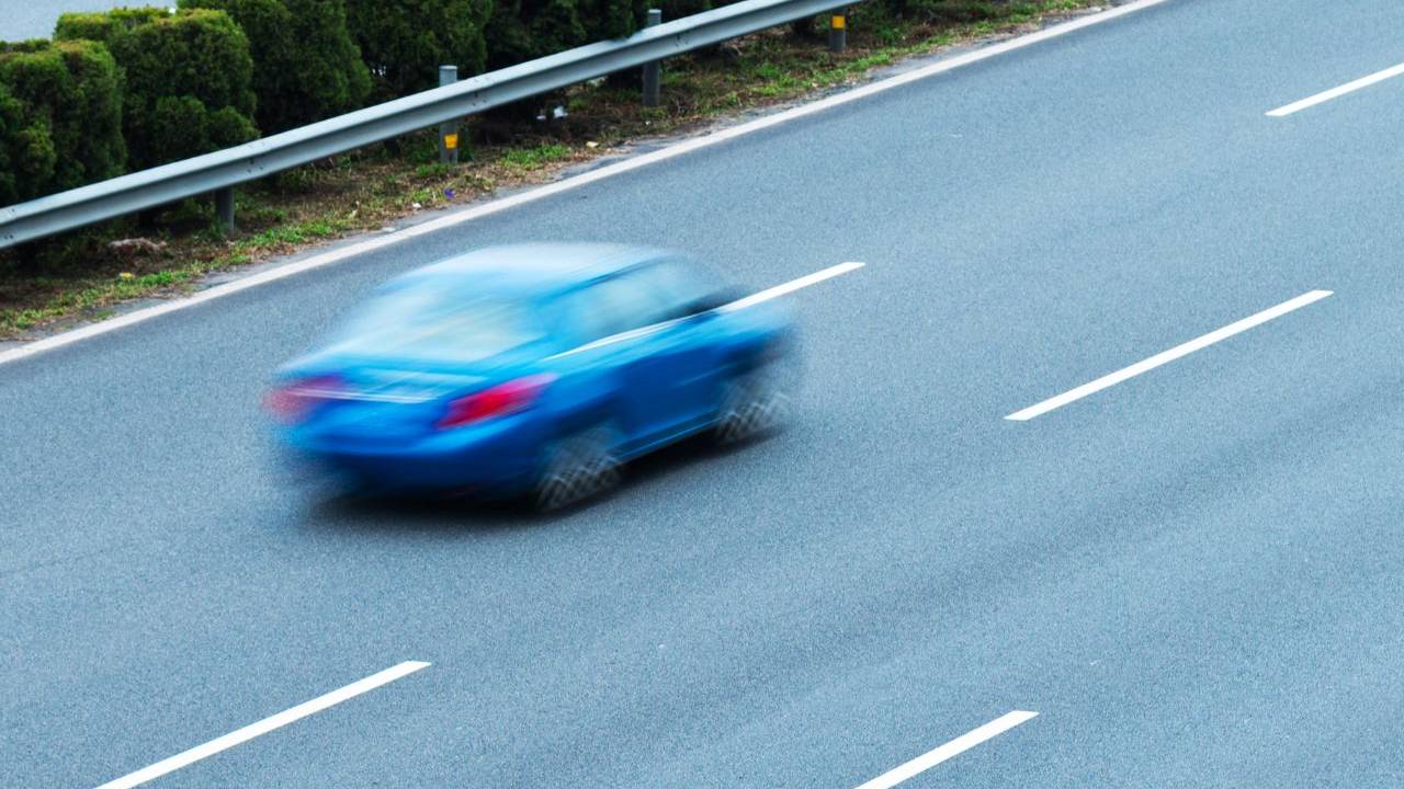 Bayram yolculuğunda otoyol hipnozuna girmeyin!