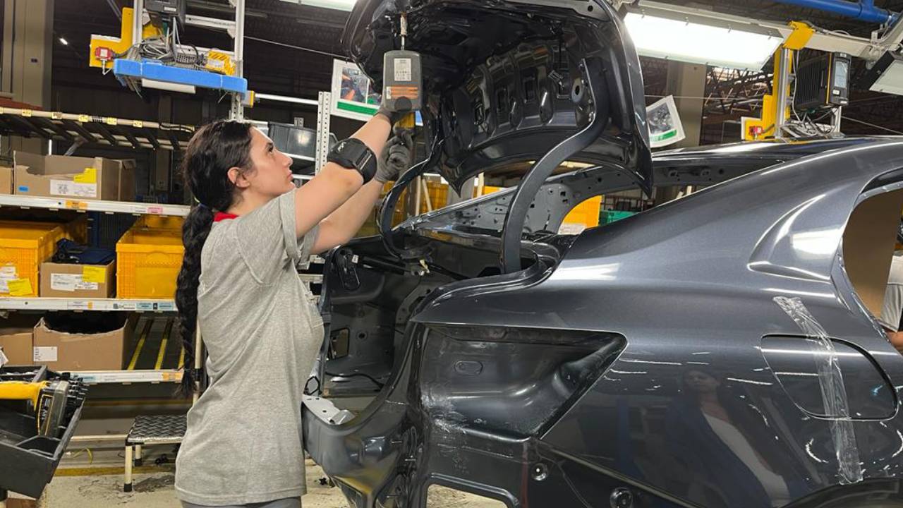 Karsan, kadın istihdamının artırılmasında sektörün öncüsü