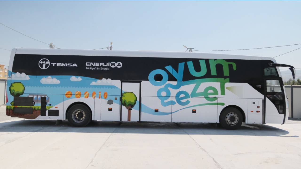Enerjisa Enerji ve TEMSA’nın Oyungezer Otobüsü deprem bölgesinde