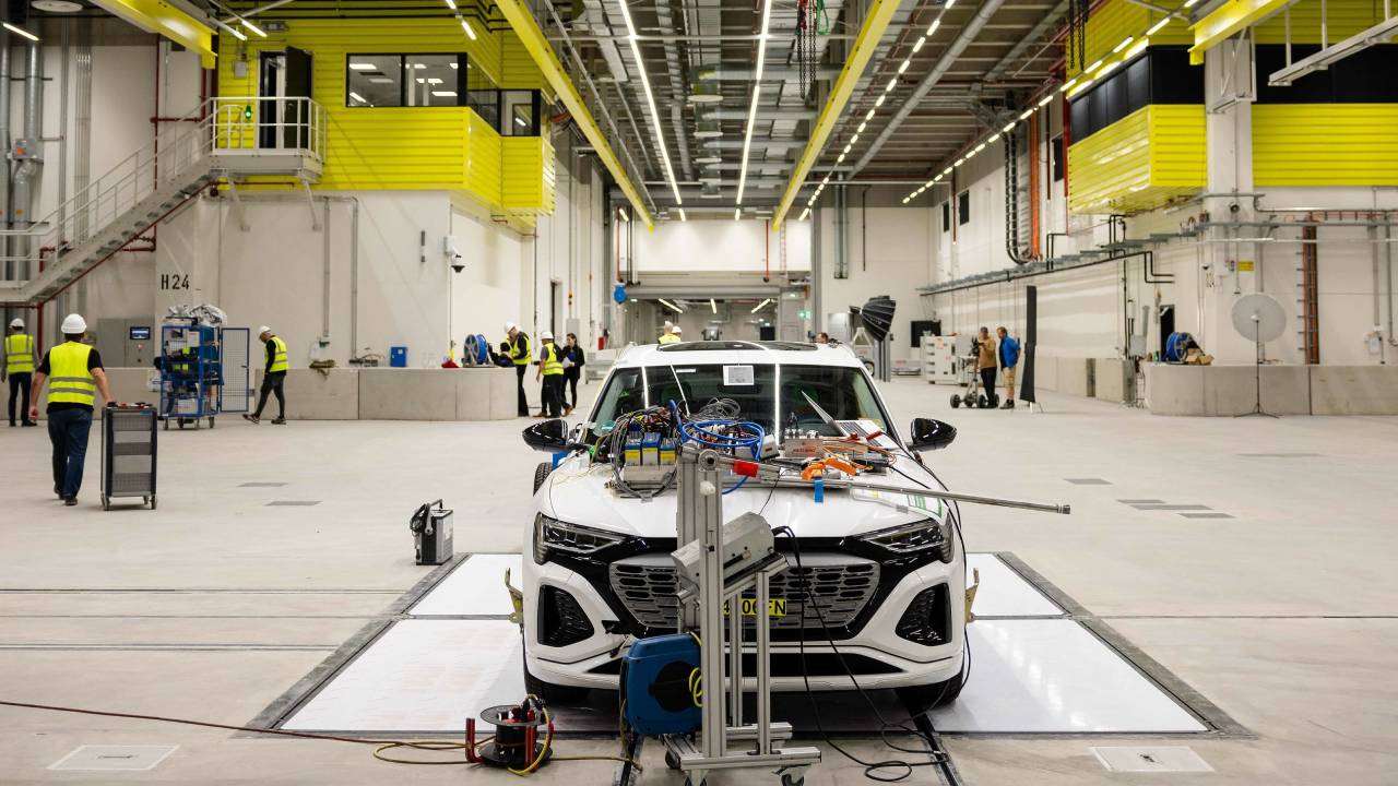 Audi’den pasif güvenlik yatırımı: Araç Güvenlik Merkezi