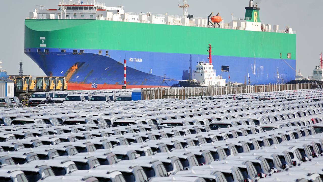 Çin, otomobil ihracatında dünya liderliğine koşuyor