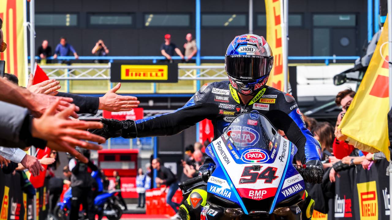 Toprak Razgatlıoğlu Fransa’da zirvede