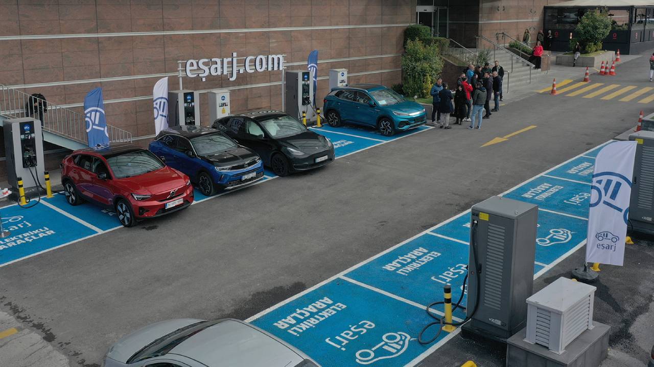 Eşarj, aynı anda 20 araca hizmet veren şarj istasyonunu Ankara’da açtı