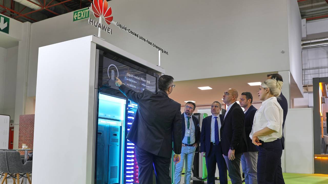 Huawei’den elektrikli araçlar için hızlı şarj teknolojisi