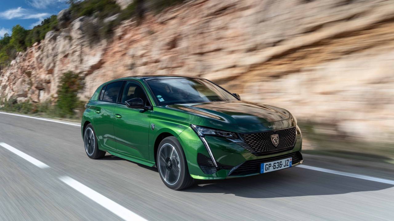 Yüzde 100 elektrikli ve yüzde 100 göz alıcı Peugeot E-308 Türkiye’de satışa sunuldu