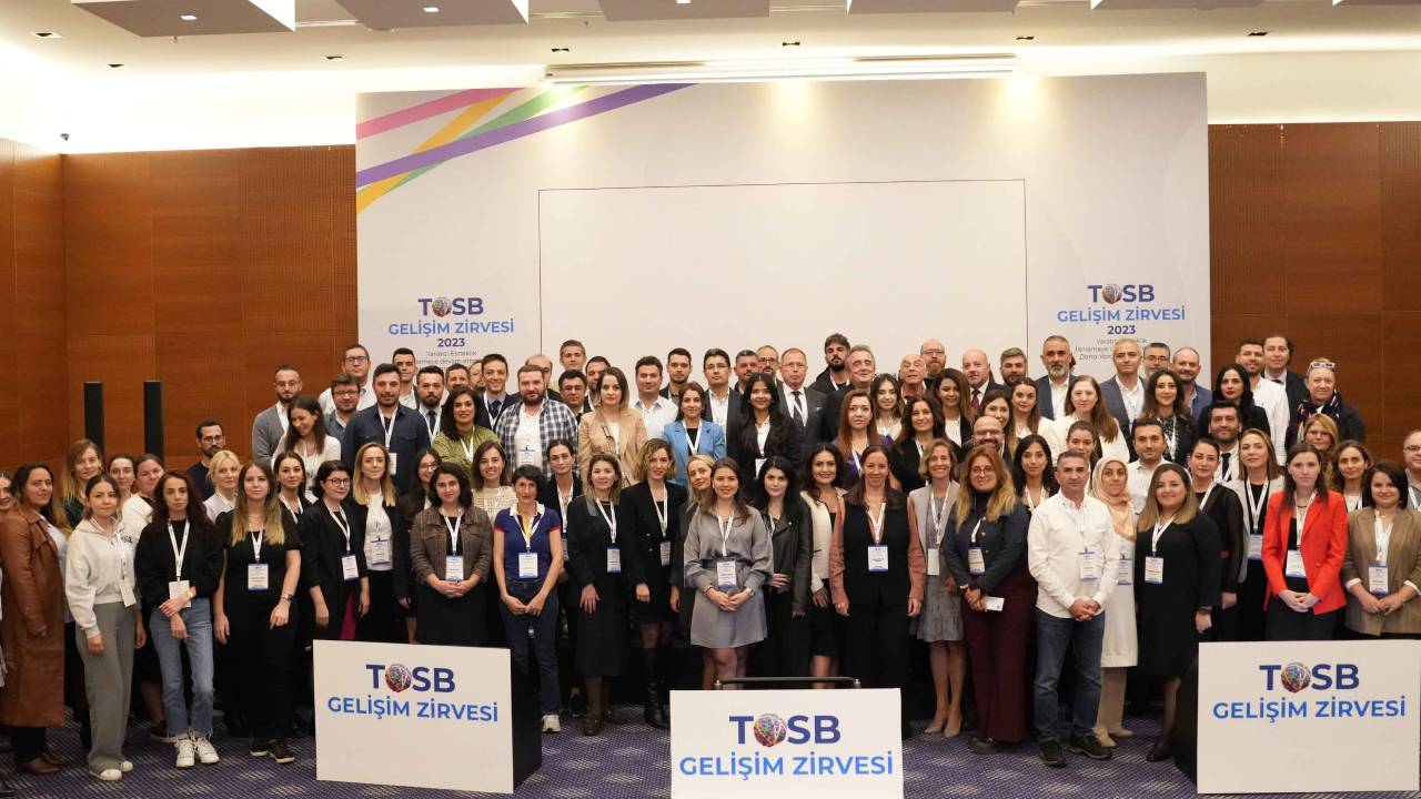 TOSB Gelişim Zirvesi farklı sektörlerden birçok profesyoneli bir araya getirdi