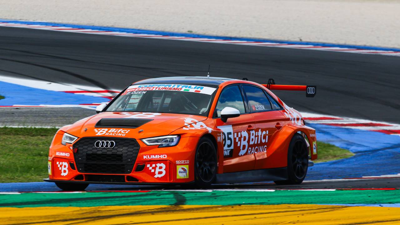 Bitci Racing Takımı’nın genç yıldızı Zekai Özen, İtalya şampiyonu oldu