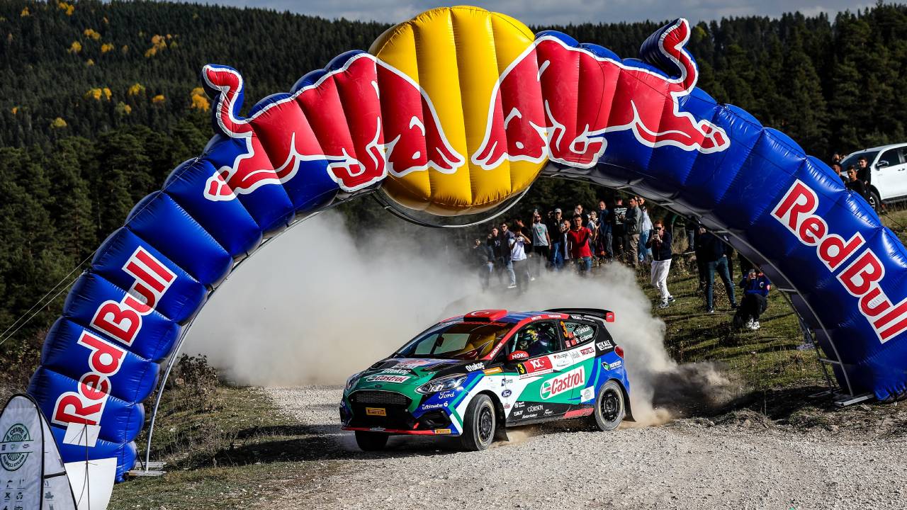İstanbul Rallisi’nde heyecan dorukta: Castrol Ford Team Türkiye şampiyonluk için start alıyor