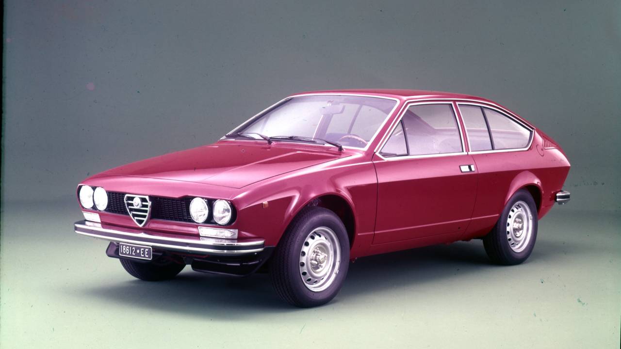 Alfa Romeo, iki efsanevi modelin yıl dönümünü kutluyor