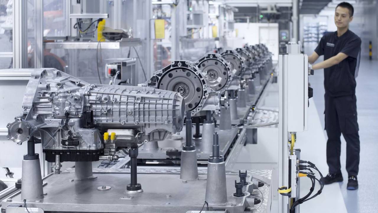 Audi’nin yeni fabrikası üretime başladı, Leoni yeni fabrika için imza attı