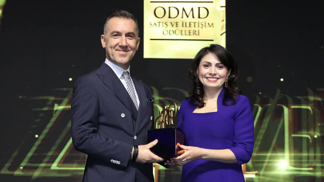 Mercedes-Benz Türk’ün ‘Her Kızımız Bir Yıldız’ projesine 20. yılında prestijli ödül