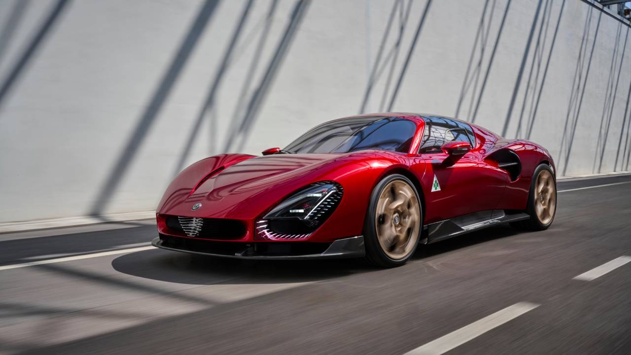 Alfa Romeo 33 Stradale, 2024 Yılının Yeni Otomobili Yarışması’nın yıldızı oldu