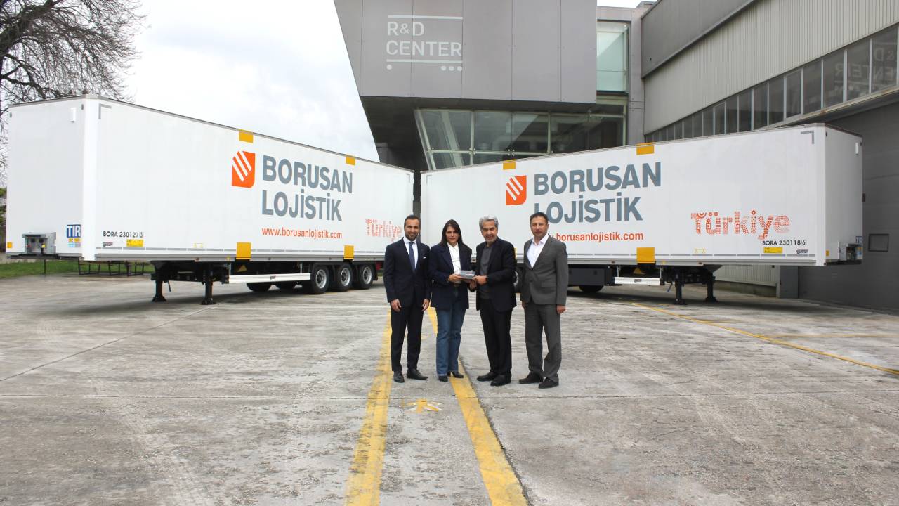 Borusan Bojistik, 20 tırsan askılı tekstil taşıyıcı treyler ile filosunu daha da güçlendiriyor