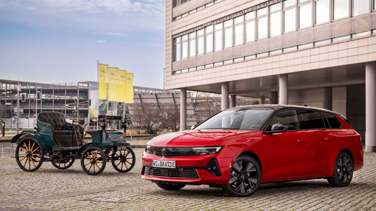 Opel, otomobil üretiminde 125. yılını kutluyor