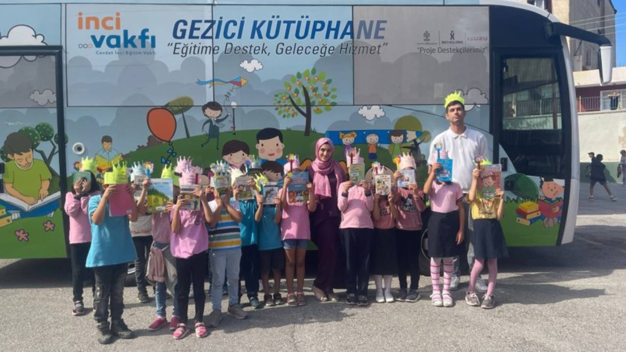 Anadolu Isuzu çocukları kitaplarla buluşturmaya devam ediyor