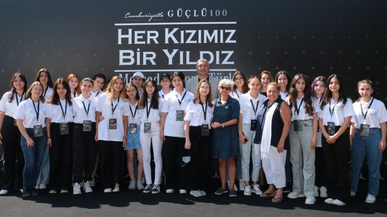 Mercedes-Benz Türk, “Yıldız Kız”larının başarısını Pakodemy ile destekliyor