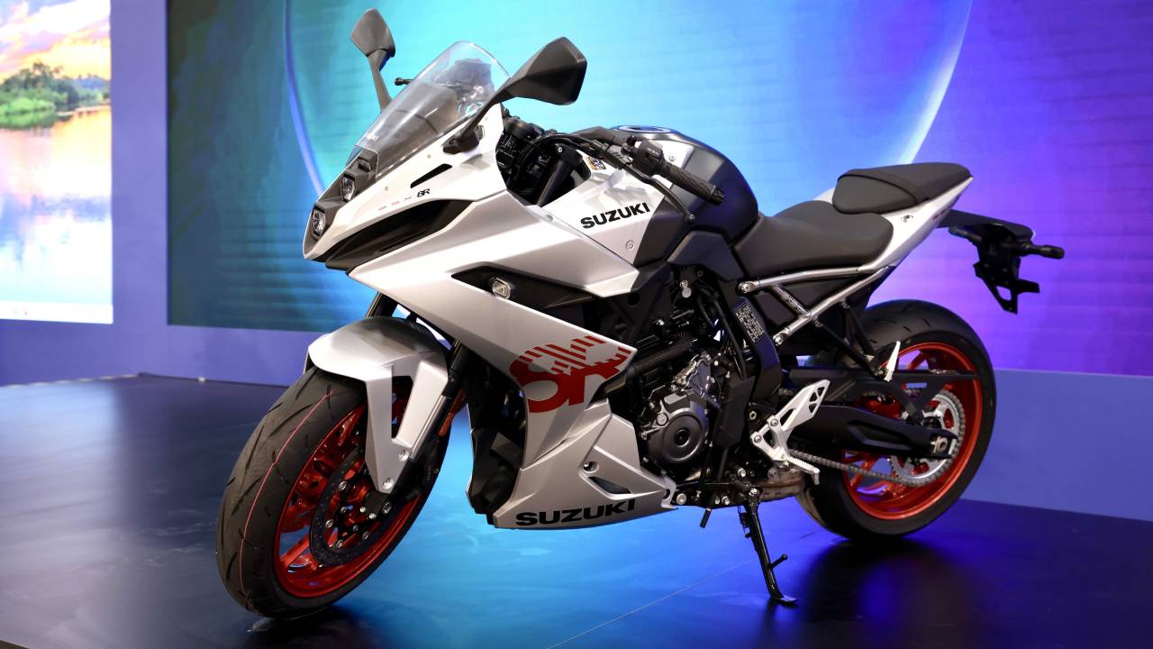 Motosiklet severlerin merakla beklediği Suzuki GSX-8R’ın fiyatı açıklandı
