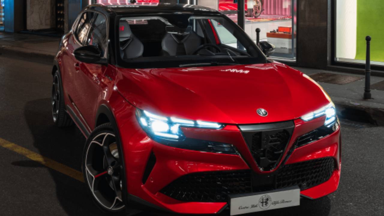 Alfa Romeo Junior Milano Tasarım Haftasında sergileniyor