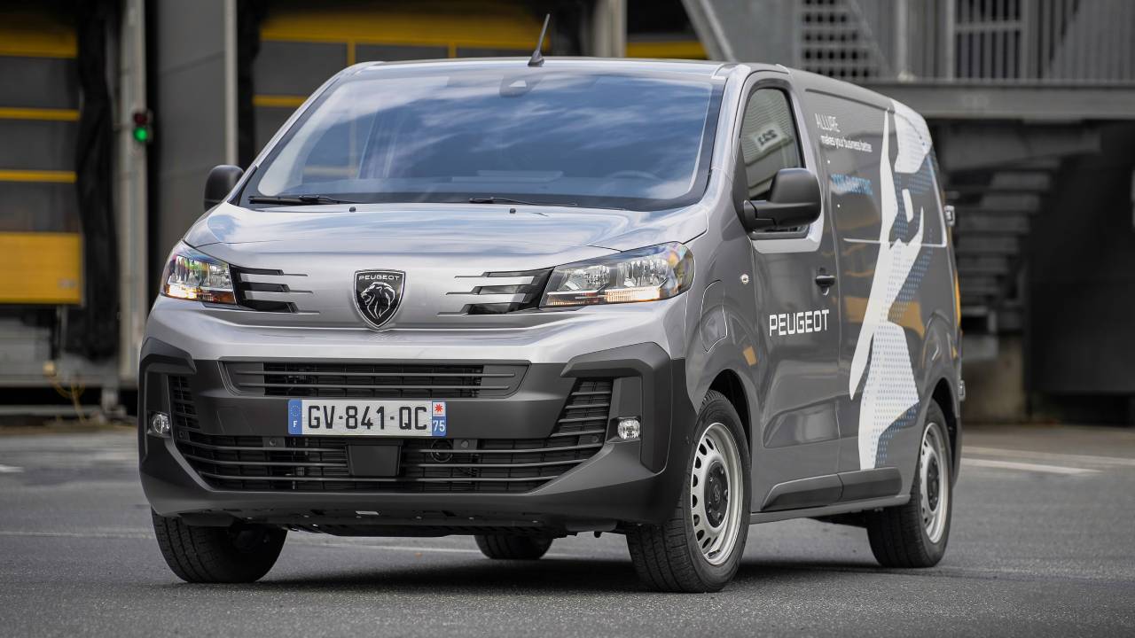 Stellantis Pro One, Avrupa lideri Hysetco’ya hidrojenli araçların teslimatına başladı