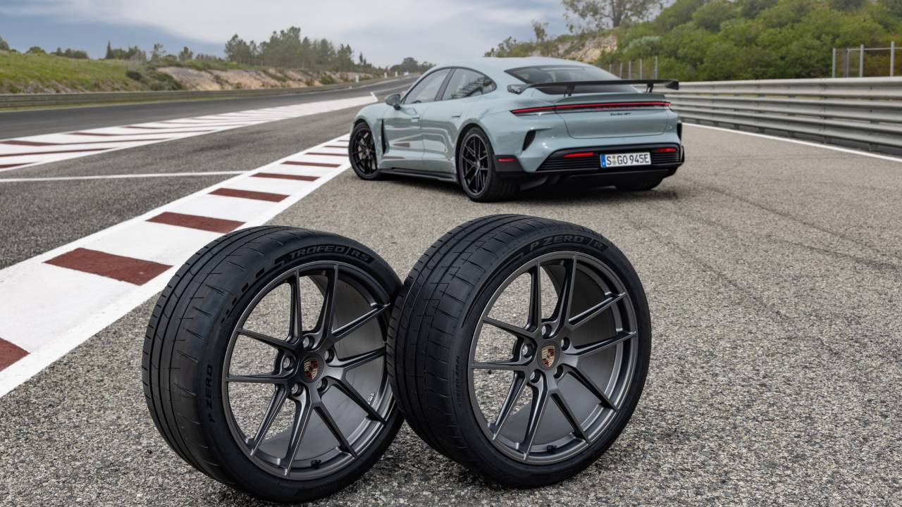 Pirelli, Elect serisini Porsche Taycan için iki yeni P Zero lastikle genişletiyor