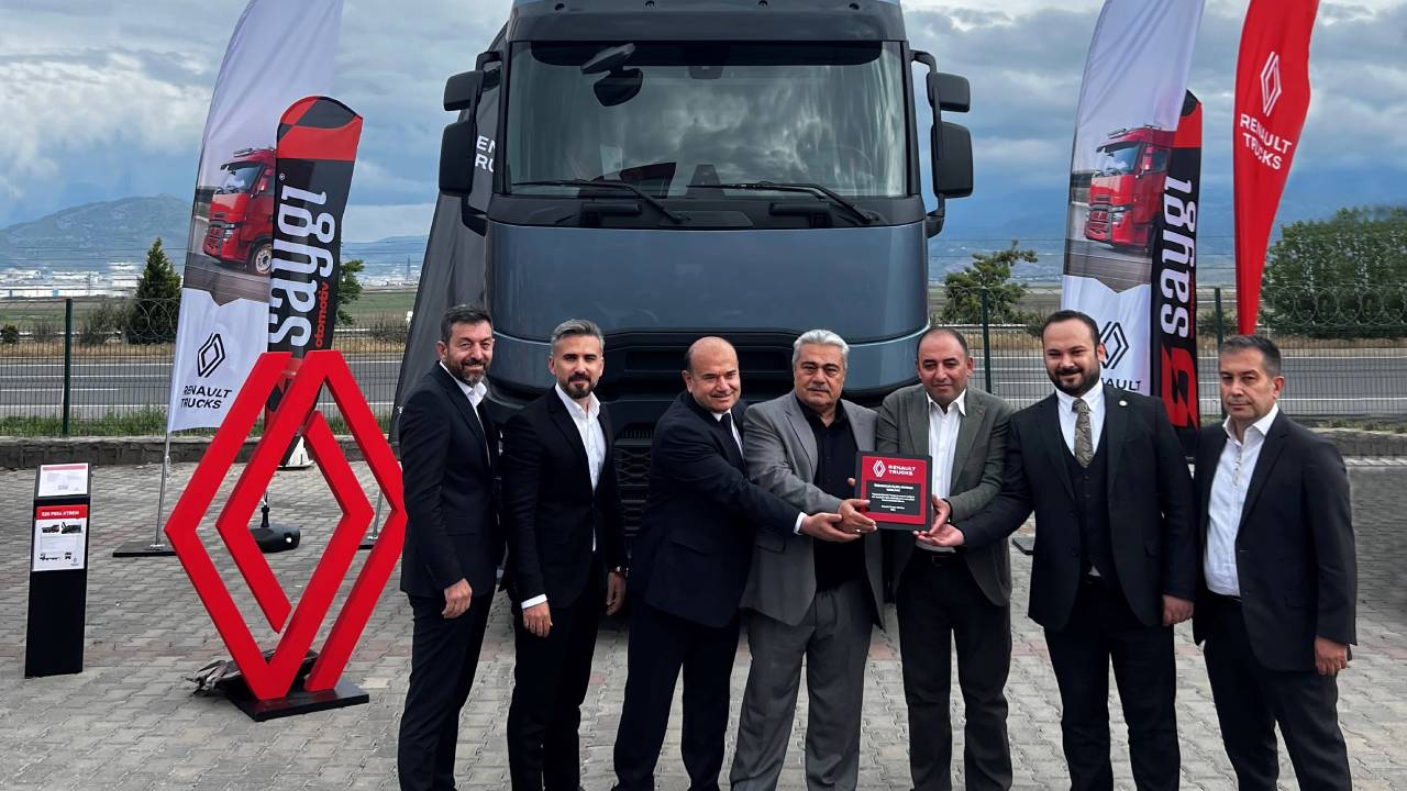 Özbabacan, Renault Trucks ile tek markalı filosunu geliştiriyor