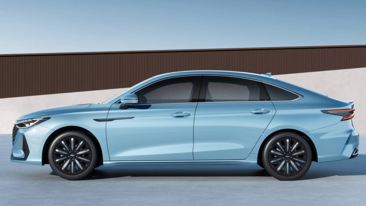 Chery ARRIZO 8 PHEV estetik tasarımıyla Türkiye pazarına giriş yapmaya hazırlanıyor