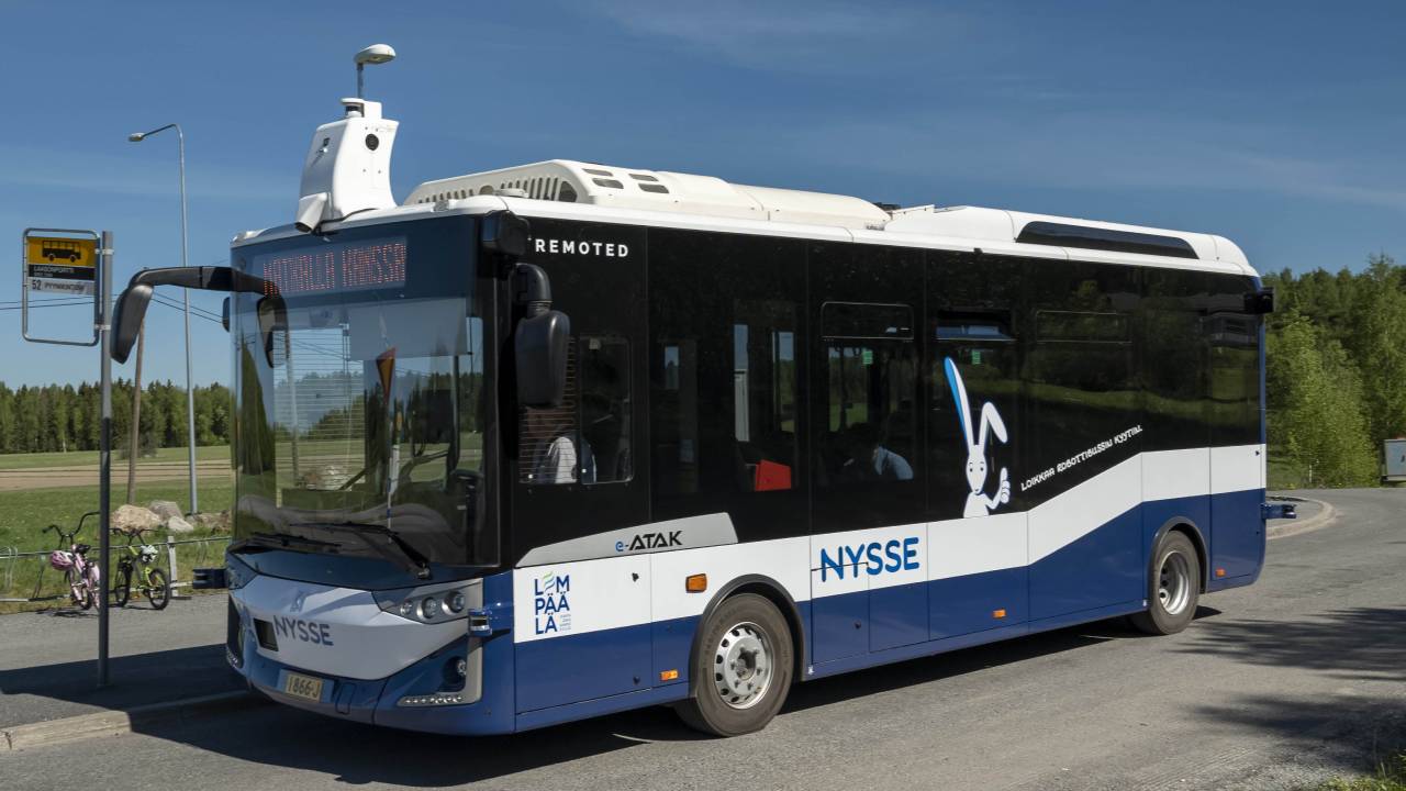 Finlandiya yollarındaki ilk ve tek otonom araç Karsan Otonom e-ATAK göreve başladı