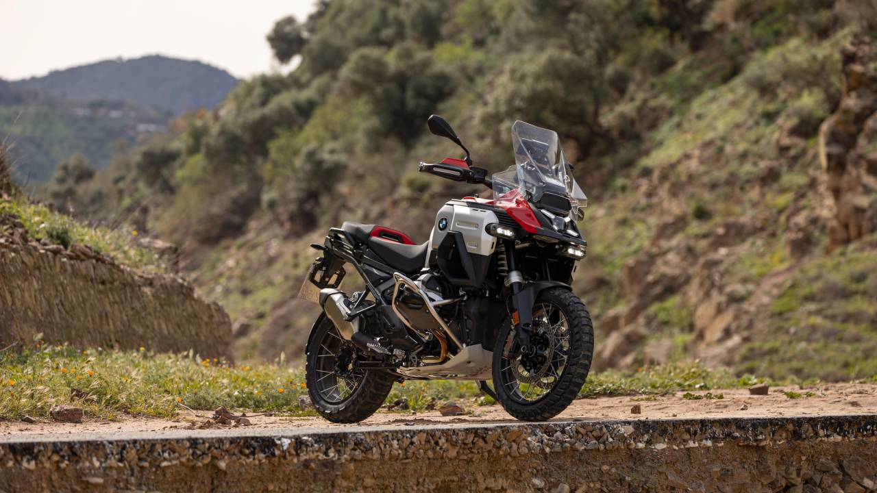 Yeni BMW R 1300 GS Adventure standartları yeniden belirleyecek