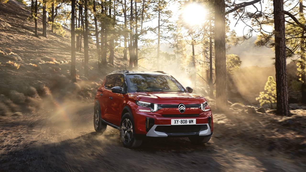 Stellantis Avrupa’da sunacağı 30 yeni hibrit modelle ürün gamını genişletiyor
