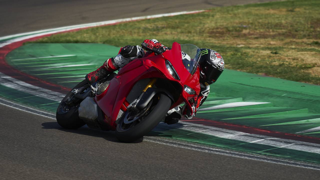 Yeni Ducati Panigale V4’te inovatif Bosch yarış pisti teknolojisi