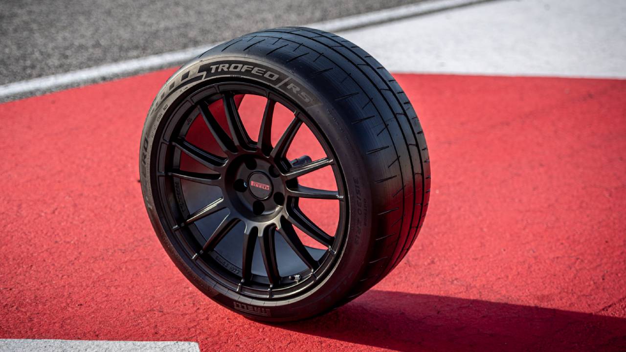 Porsche 911 GT3 ve 911 GT3 RS için yeni Pirelli lastiklerinden oluşan bir koleksiyon