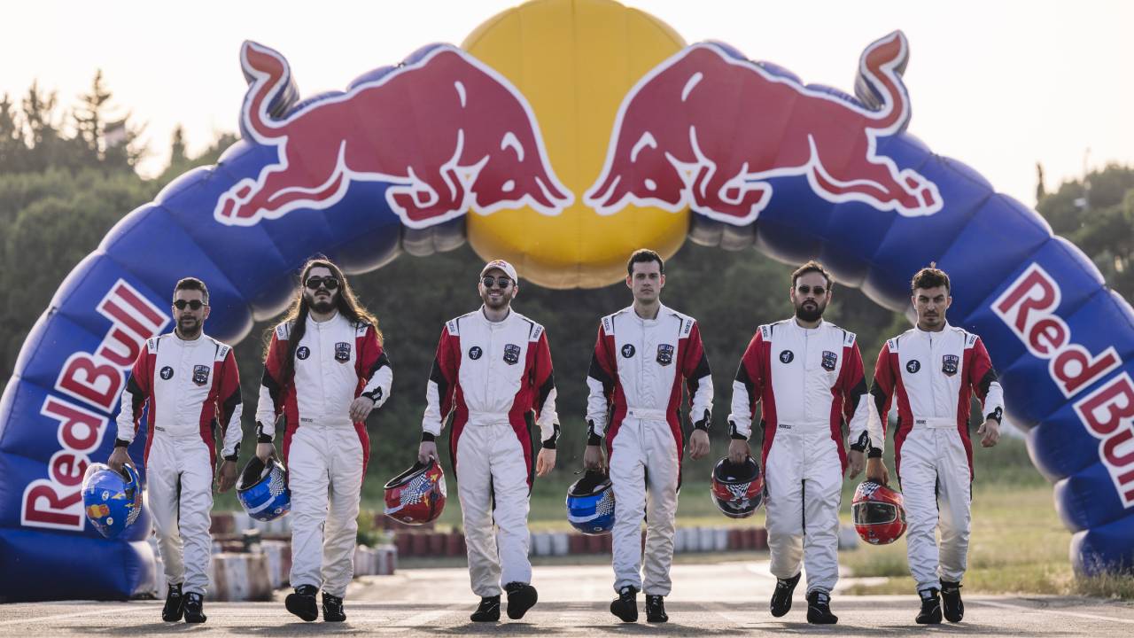 Dünyanın ilk oyun konseptli F4 yarışı Hot Lap canlı yayınla Red Bull Gamerszon kanalında