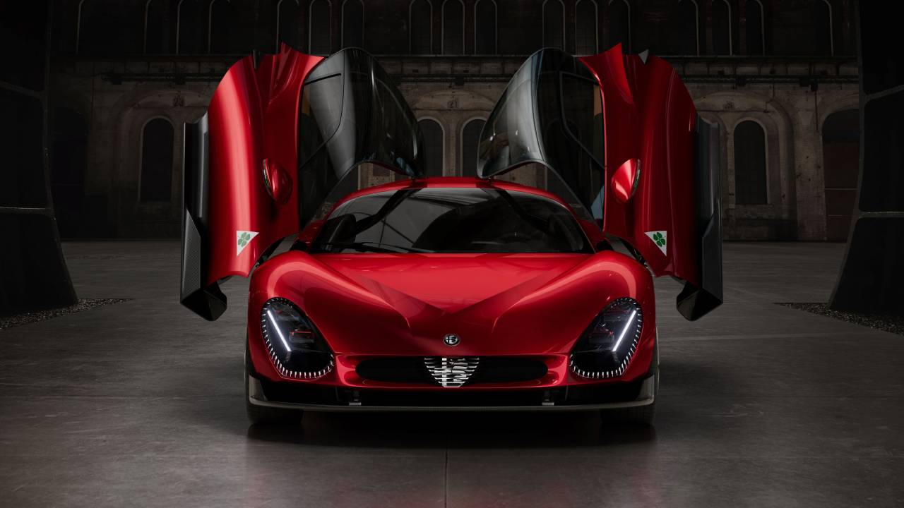İşte Alfa Romeo 33 Stradale’nin ‘Kükreyişi’