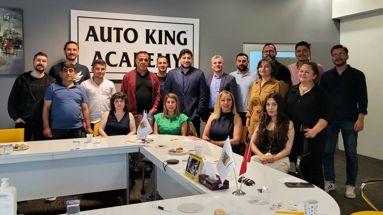 Auto King, Akademi eğitimleri ile hizmet kalitesini üst seviyeye çıkarıyor