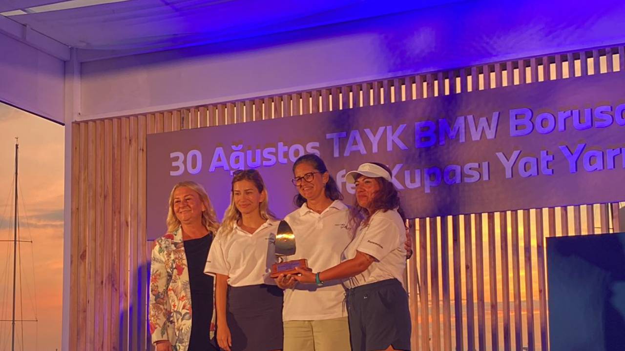 Brisa kadın yelken takımı başarılarına bir yenisini daha ekledi