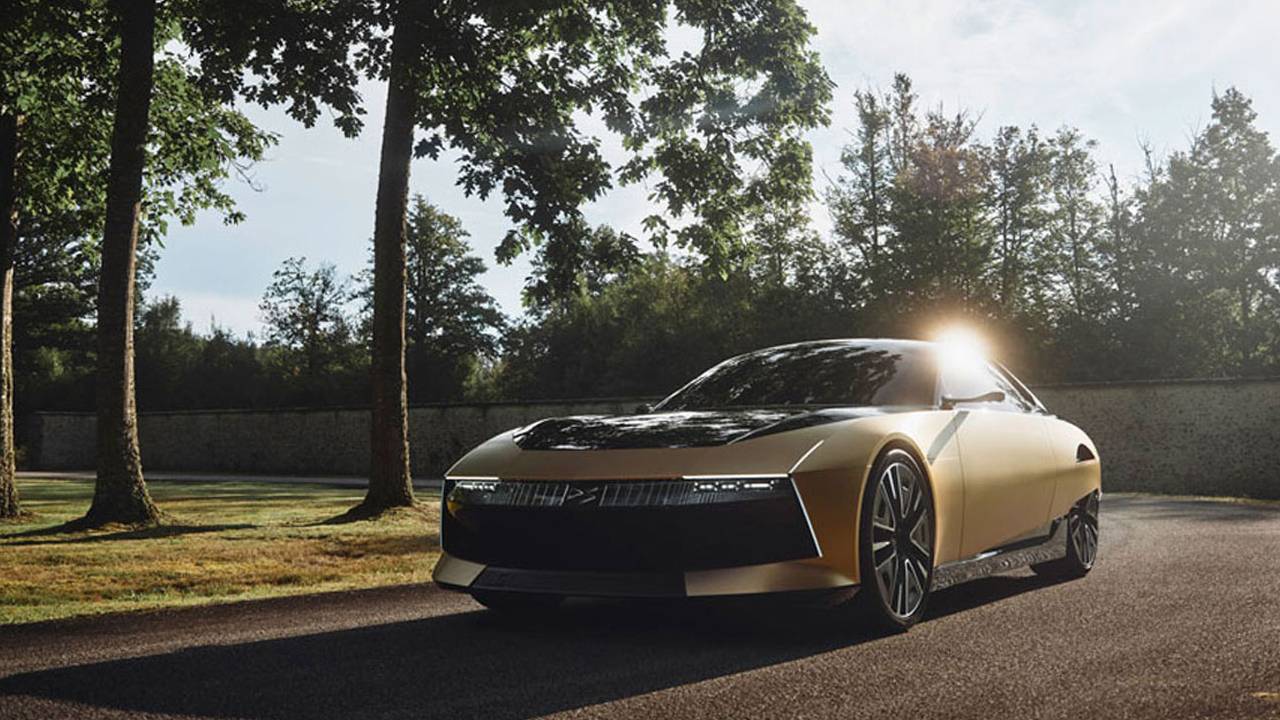 DS Automobiles, SM Tribute ile sanat ve zarafetle dolu mirasına yeniden hayat veriyor